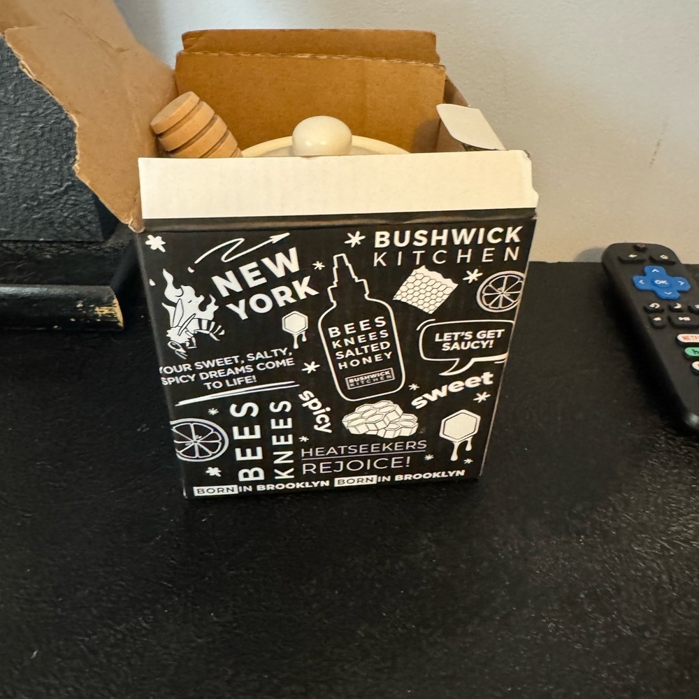 Bushwick Kitchen Honey Pot with Dipper. Cute unique and must have! NEW IN BOX. - Picture 3 of 6